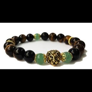 Stylish energy enhancing tiger’s eye bracelet